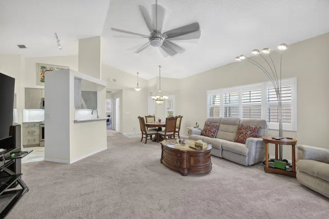 Residence photo 20