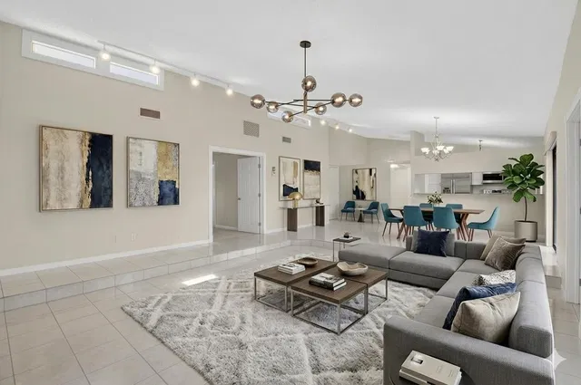 Residence photo 5