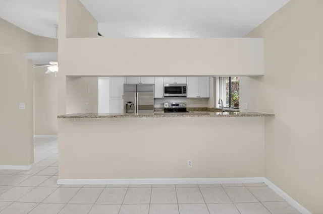 Residence photo 18