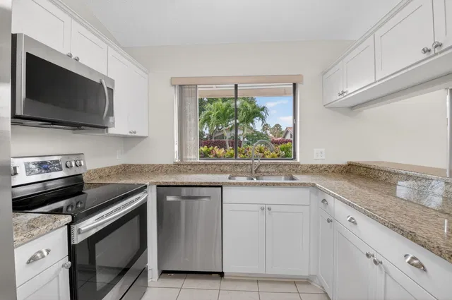 Residence photo 23