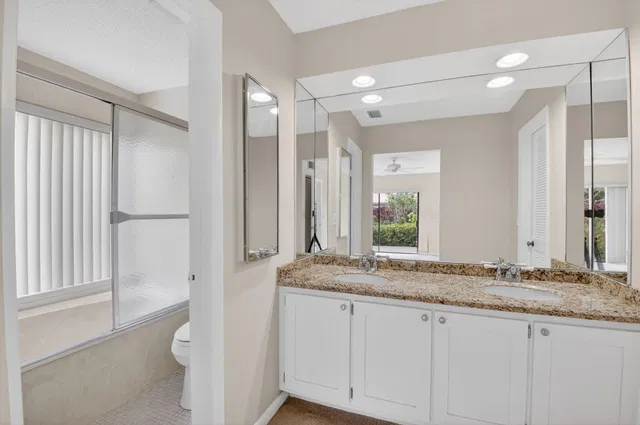 Residence photo 33