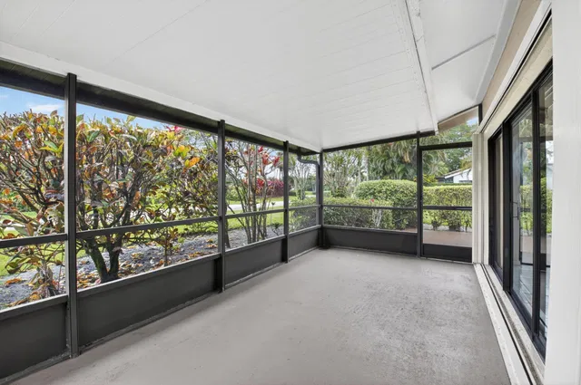 Residence photo 36