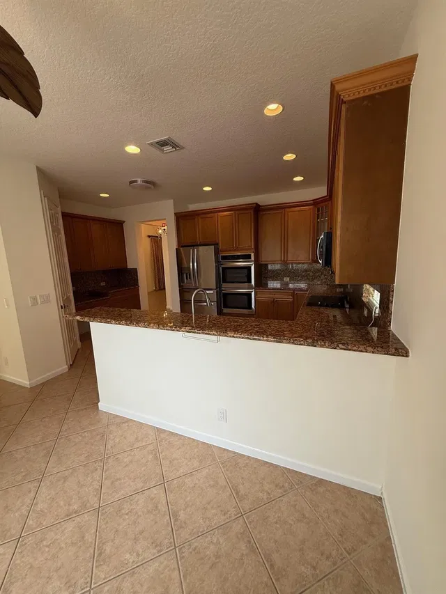 Residence photo 3