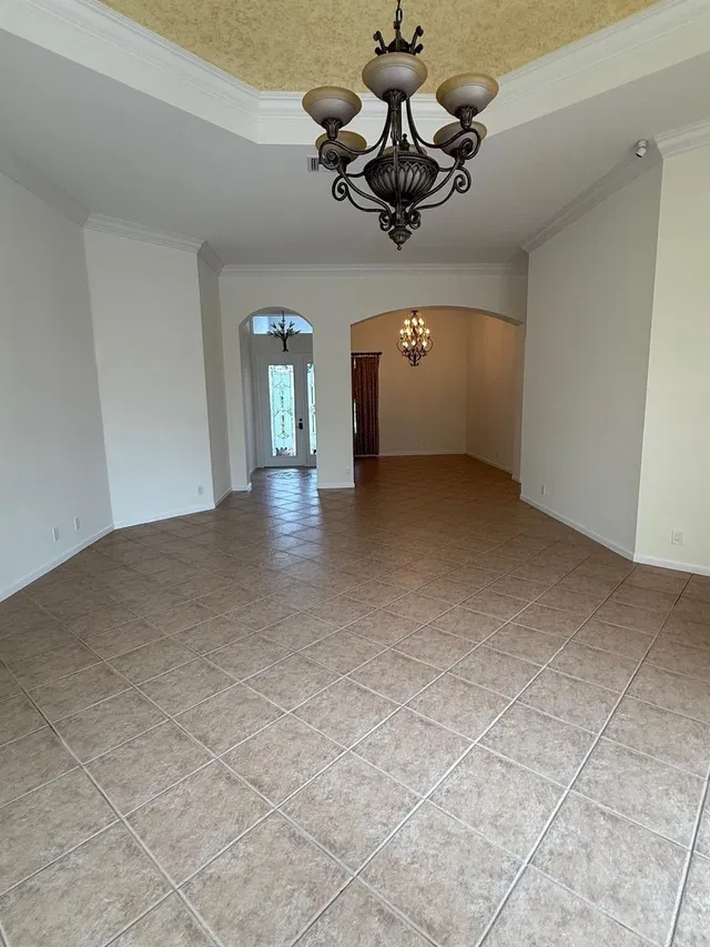 Residence photo 12