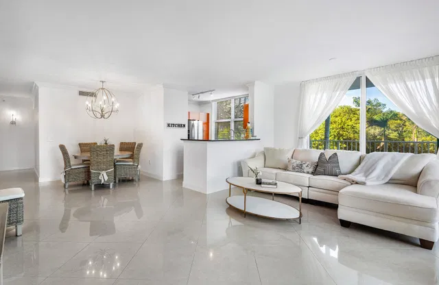 Boynton Beach Club Unit 202 photo 3