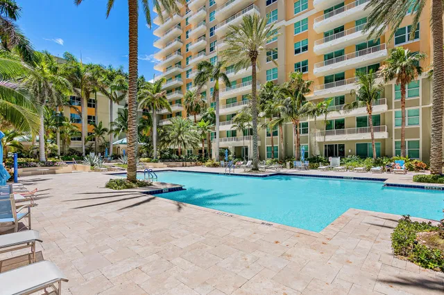 Boynton Beach Club Unit 202 photo 23
