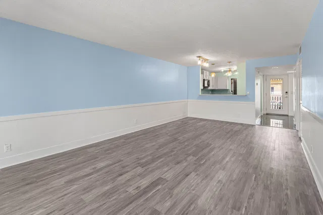 Unit B2 photo 21