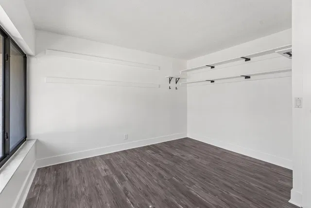 Unit B2 photo 30