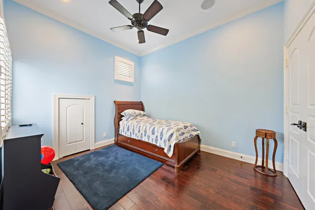Residence photo 24