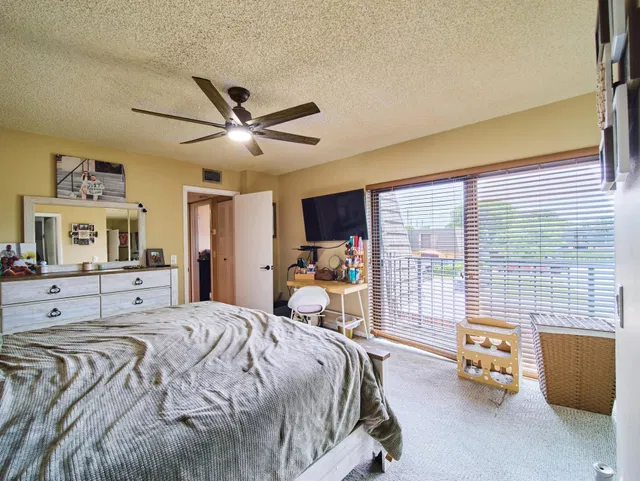 Residence photo 12