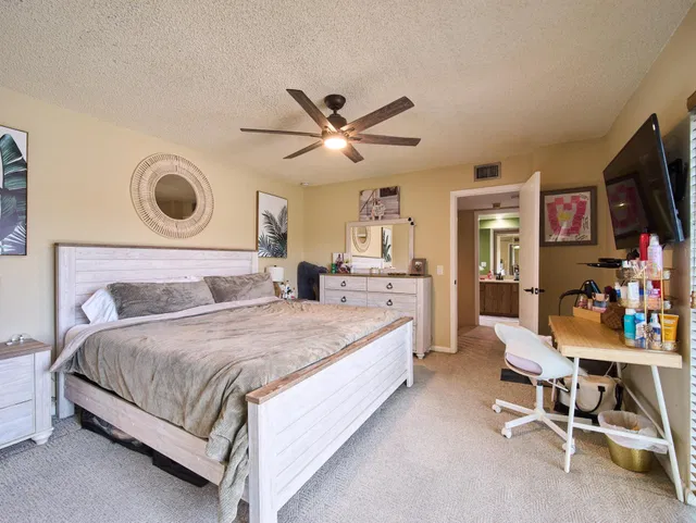 Residence photo 13
