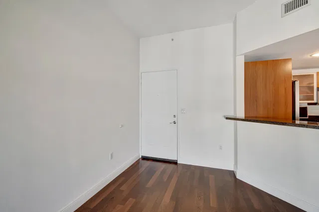 610 Clematis Unit 833 photo 8
