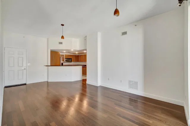 610 Clematis Unit 833 photo 21