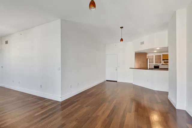 610 Clematis Unit 833 photo 23