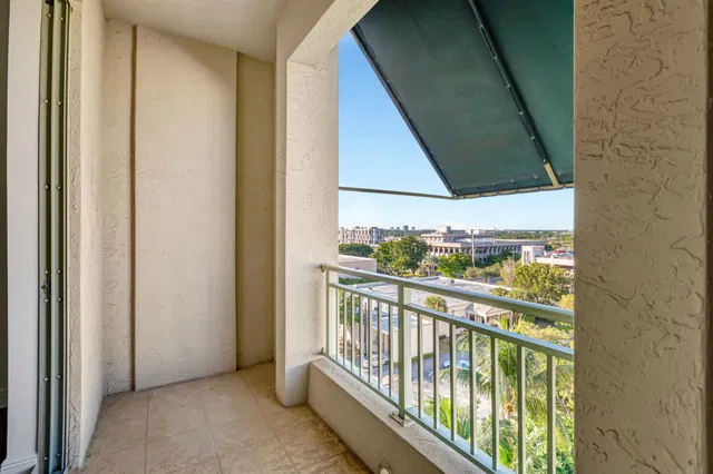 610 Clematis Unit 833 photo 24