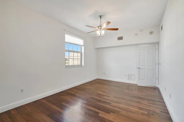 610 Clematis Unit 833 photo 27