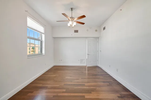 610 Clematis Unit 833 photo 28