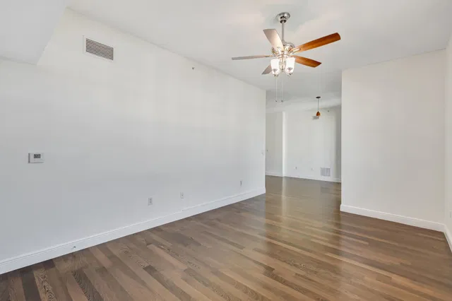 610 Clematis Unit 833 photo 31