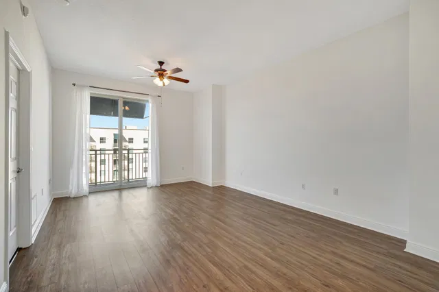 610 Clematis Unit 833 photo 33
