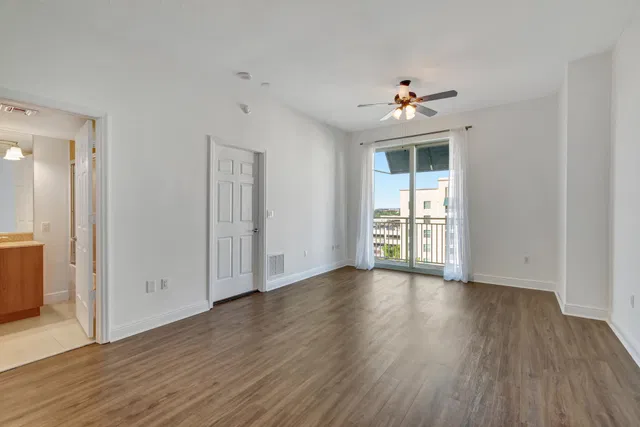 610 Clematis Unit 833 photo 35