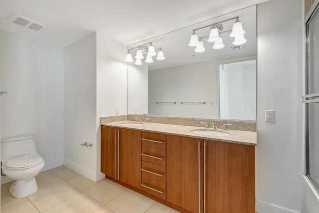 610 Clematis Unit 833 photo 41
