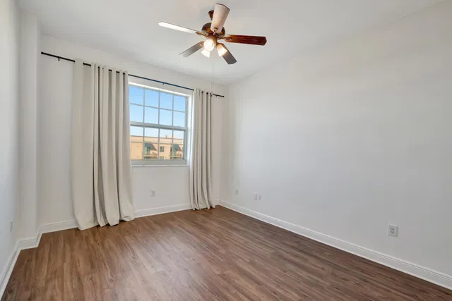 610 Clematis Unit 833 photo 46