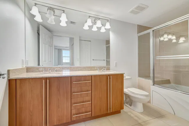 610 Clematis Unit 833 photo 48