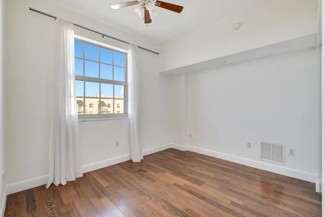 610 Clematis Unit 833 photo 51
