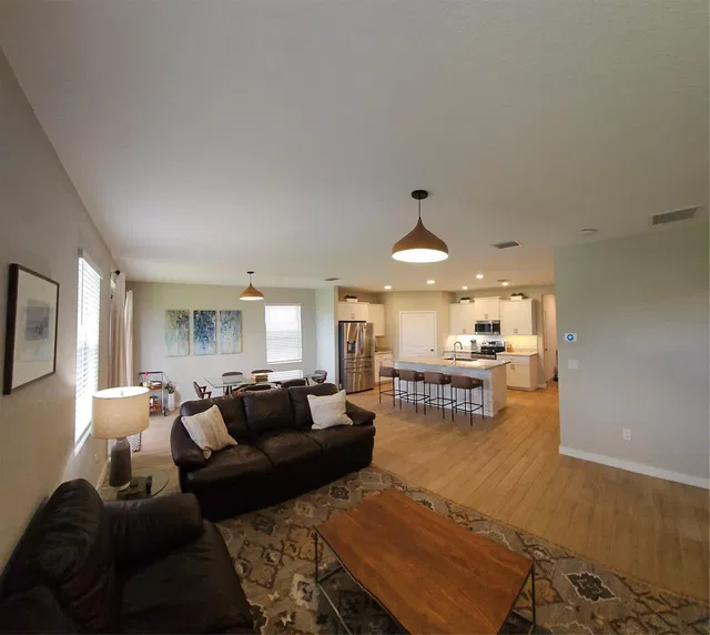 Residence photo 2