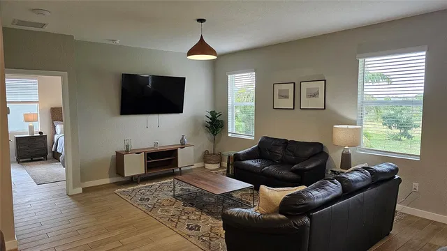 Residence photo 6