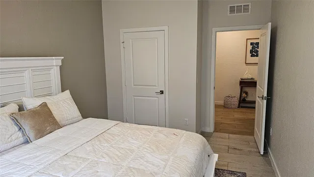 Residence photo 12