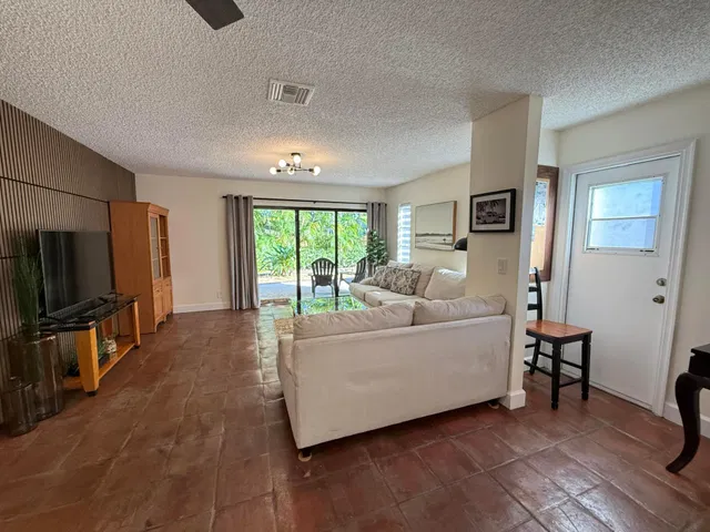 Residence photo 8
