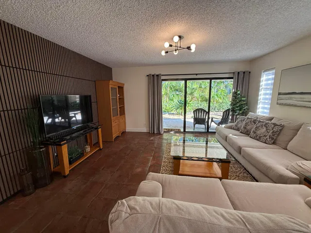Residence photo 9