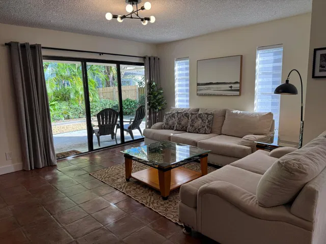 Residence photo 10