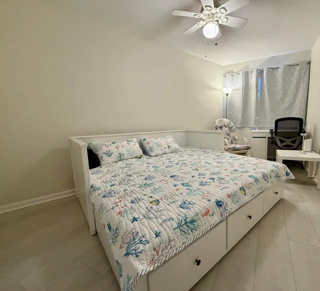 Unit 305 photo 15
