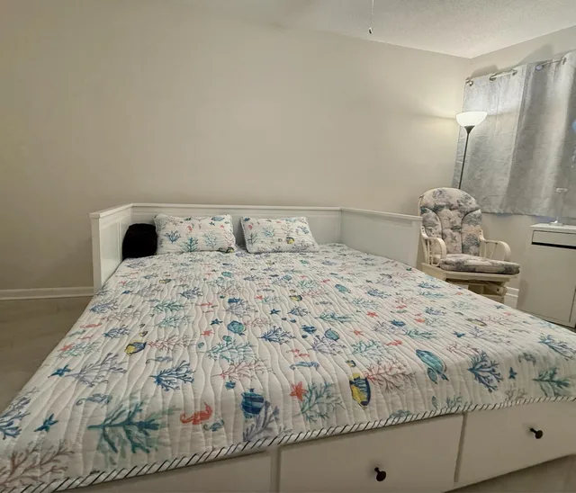 Unit 305 photo 16