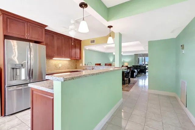 Unit 209 photo 2