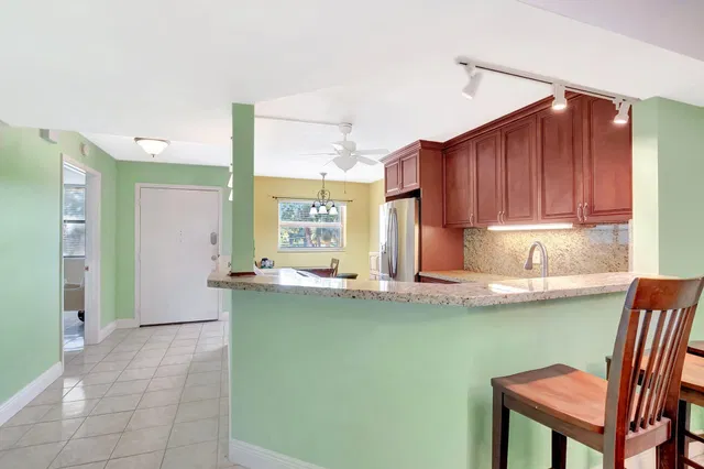 Unit 209 photo 15