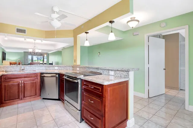Unit 209 photo 19