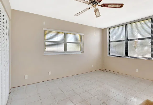 Unit 209 photo 20