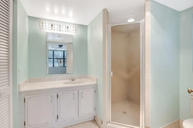 Unit 209 photo 22