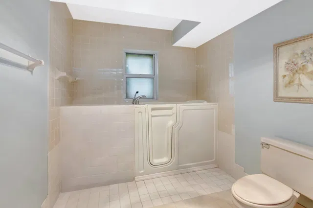 Unit 209 photo 26