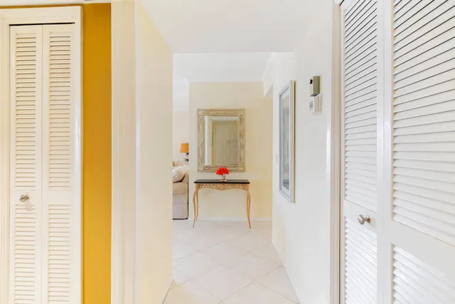 Unit 610 photo 2