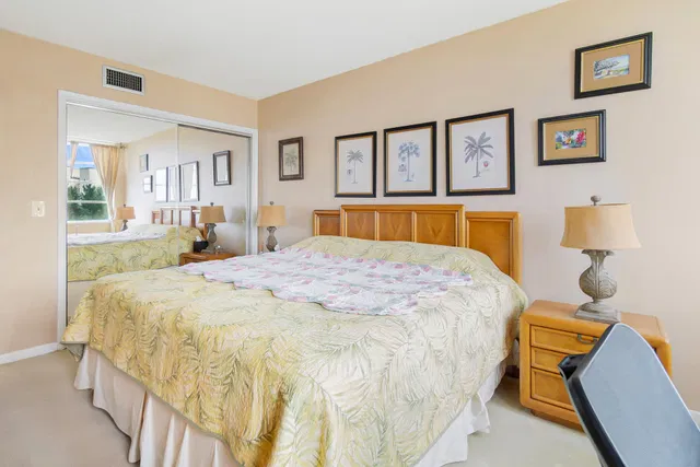 Unit 610 photo 18