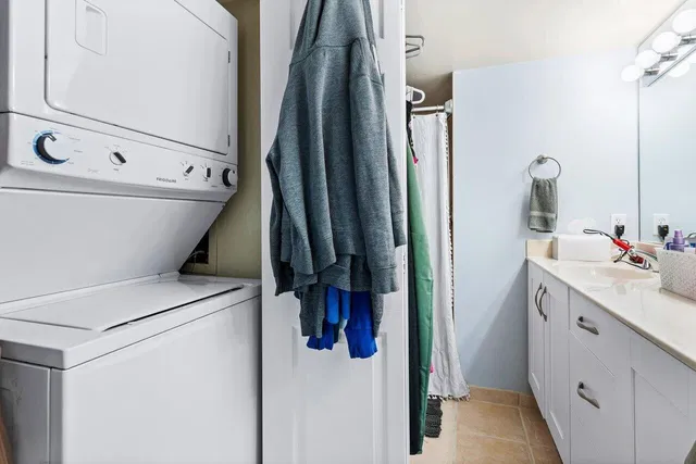  Unit 104 photo 18