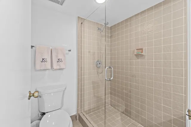 Unit 905 photo 27