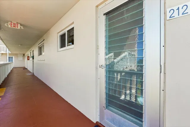 Unit 212 photo 5
