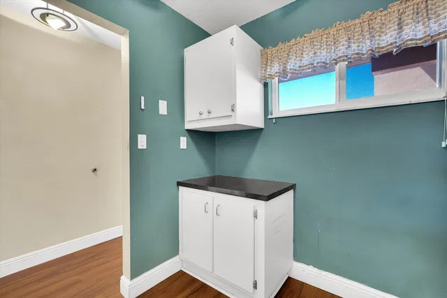 Unit 212 photo 11