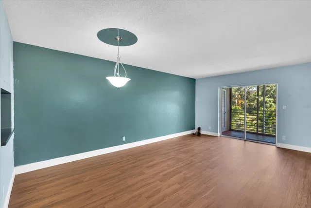 Unit 212 photo 12