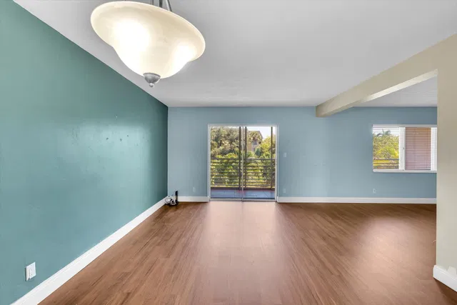 Unit 212 photo 14